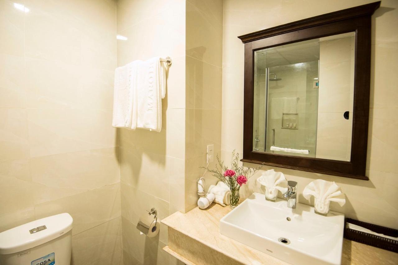Maro Hotel На Транг Екстериор снимка