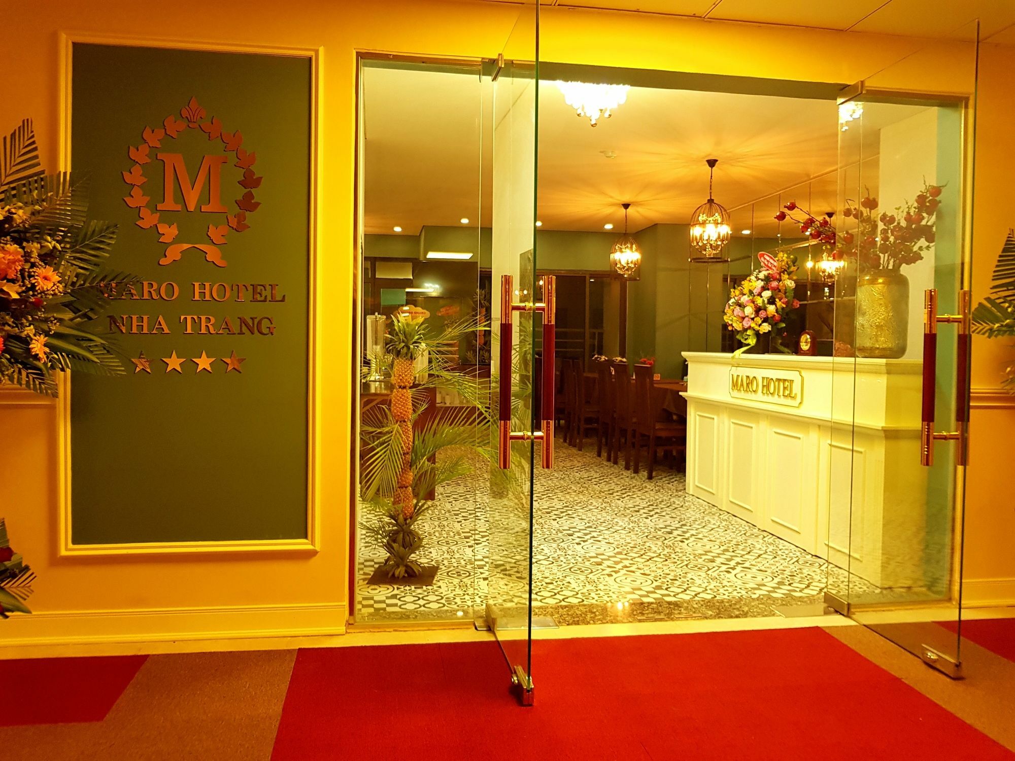 Maro Hotel На Транг Екстериор снимка