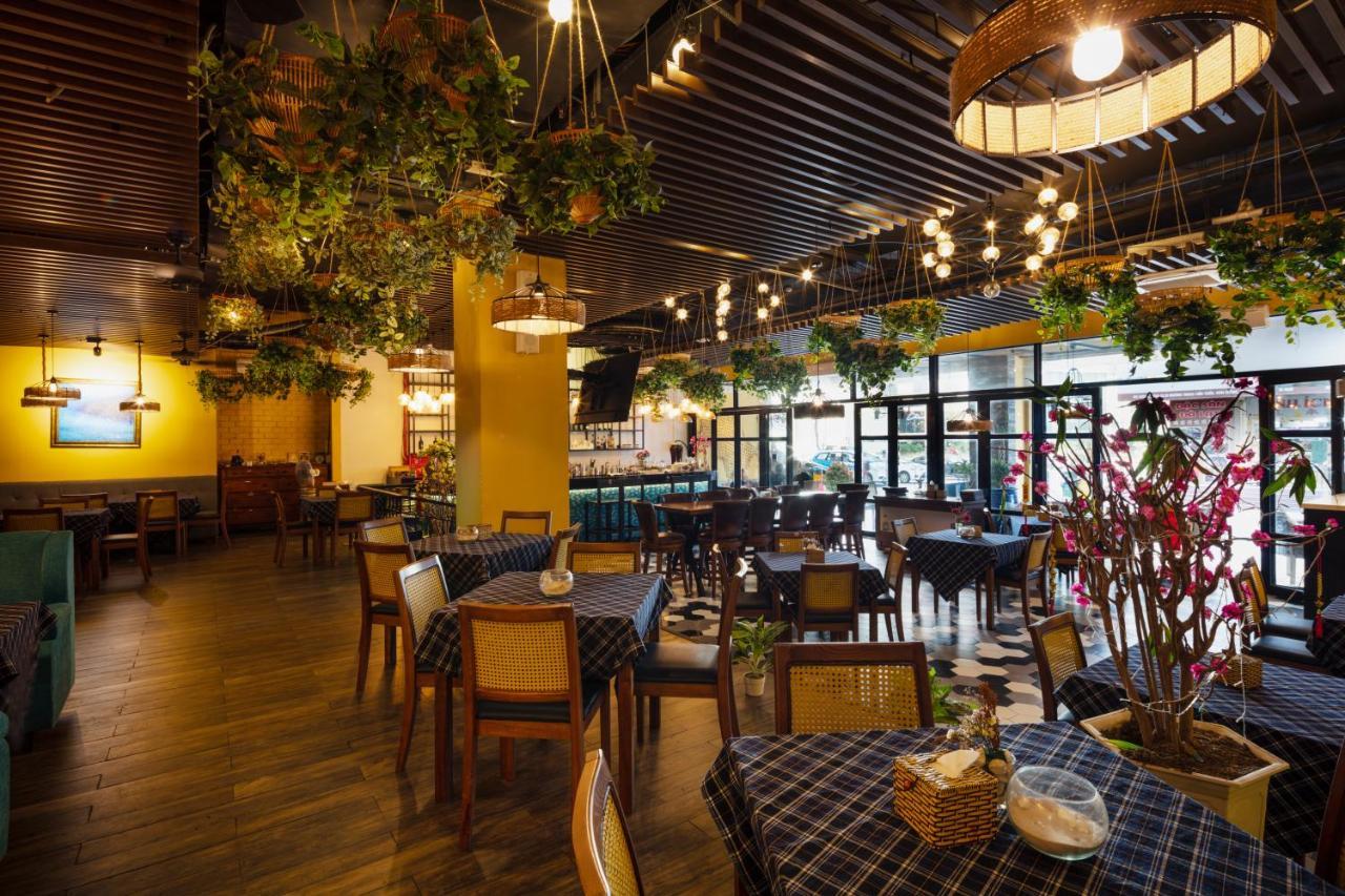 Maro Hotel На Транг Екстериор снимка